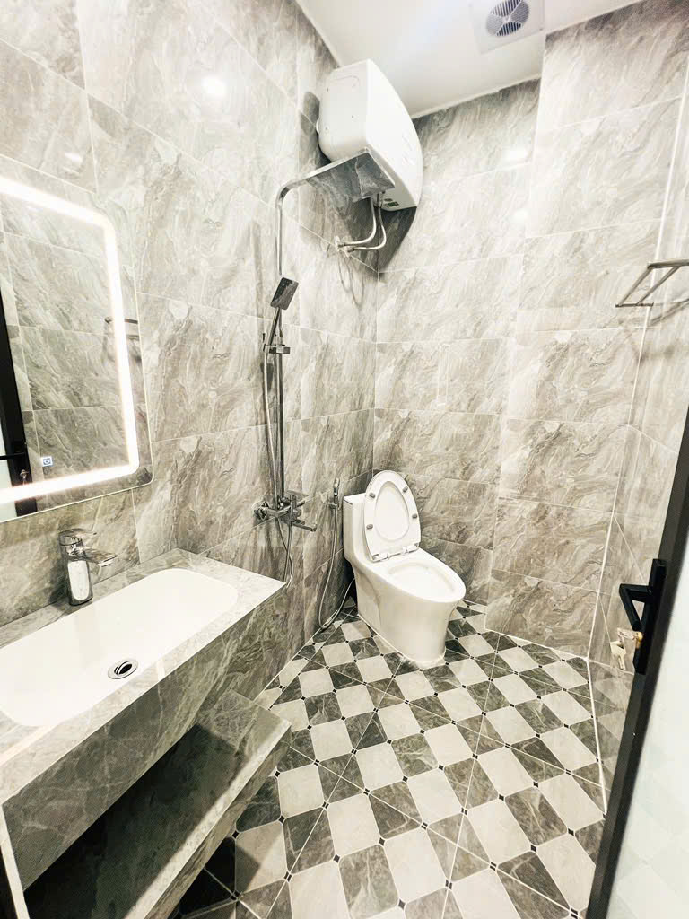 Tôi Chính Chủ cần Bán nhà ngõ 521 Trương Định. Dt 46m 6T - GARA Ô TÔ Giá chỉ 12.5 tỷ